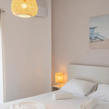 Koks' Guesthouse Himare Esterno foto